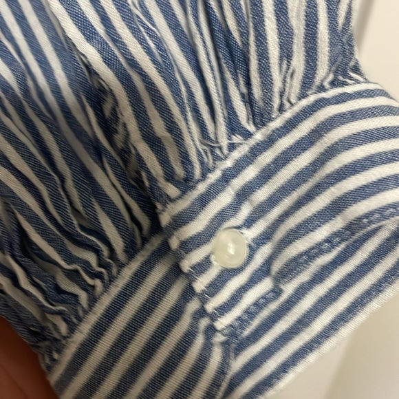 Old Navy Balloon Sleeve Blouse - Picture 6 of 6